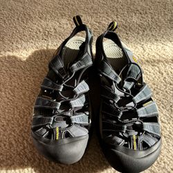 Men’s Size 8 Keen Fisherman Water Shoes