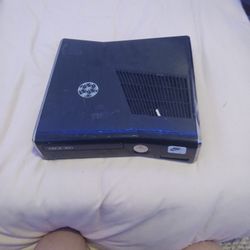 Xbox 360 With Controllers