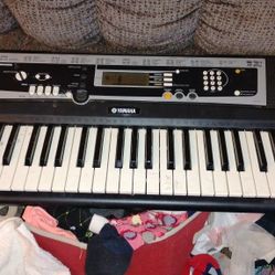 Yamaha Keyboard 
