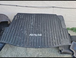 2023 Toyota Rav 4 all weathered mats