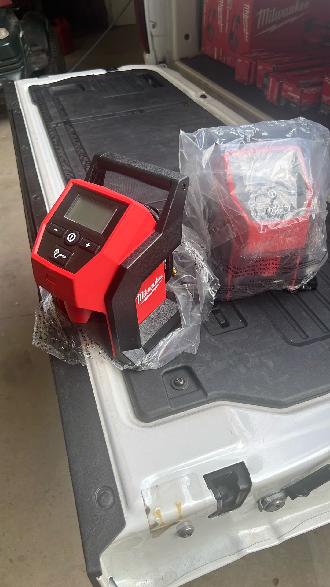 M12 Compact Inflator