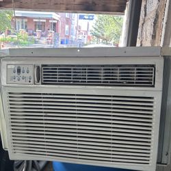 XL Air Conditioner - I CAN DELIVER 15,000 Btus AC