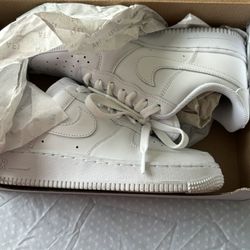 Nike Air Force 1 Size W6