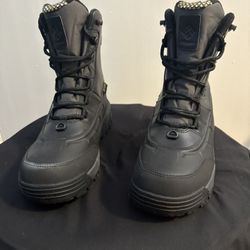 Columbia Snow Boots (like New)