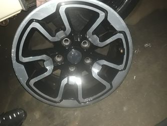 bought for my truck but was wrong size clean no dents or anything