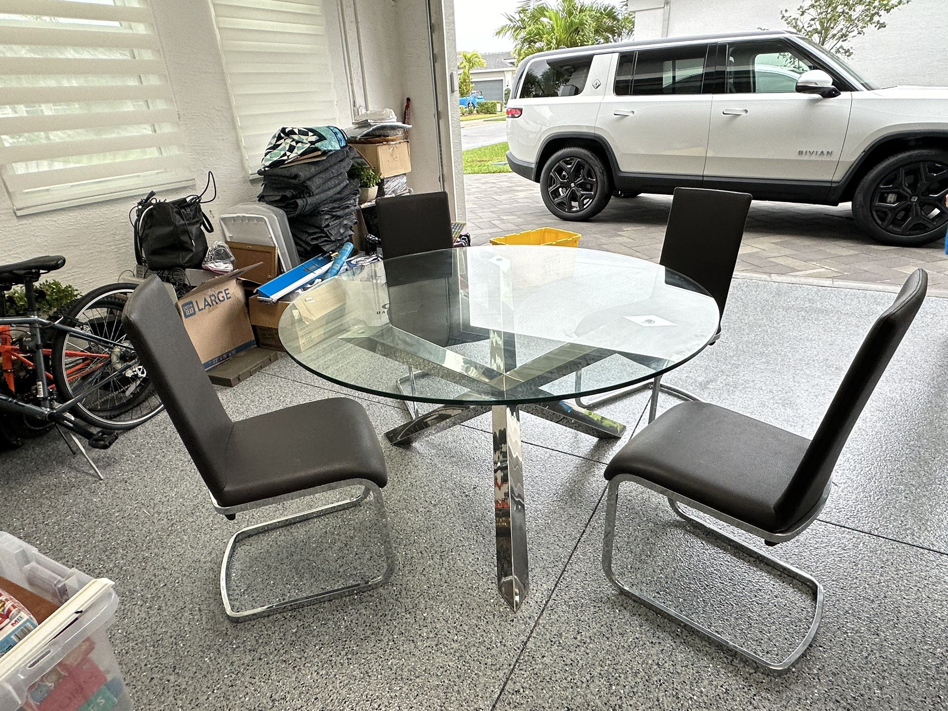 54” Glass Dining/kitchen Table & 4 Leatherette Chairs