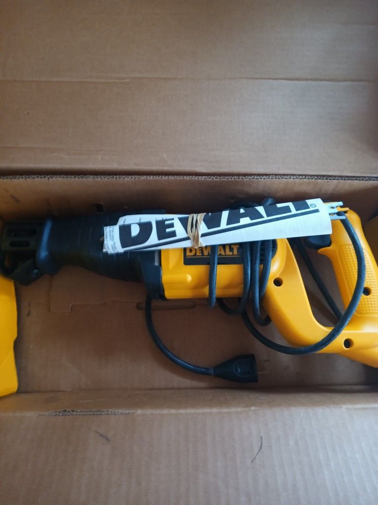 DEWALT RECIPROCATING SAW