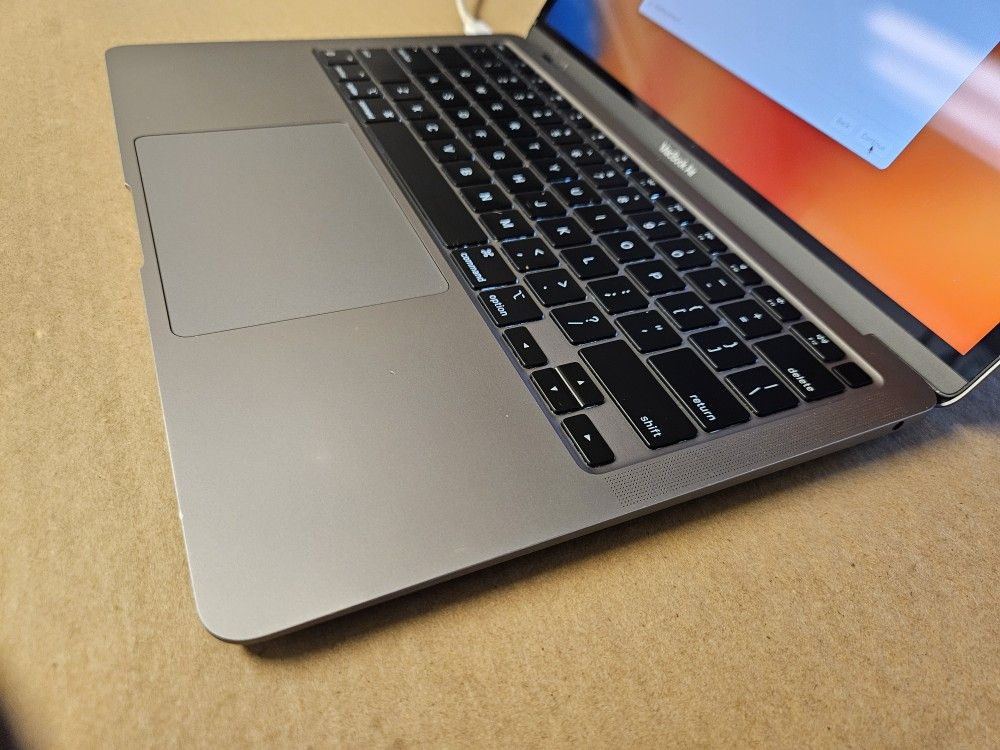 Apple Macbook Air M1 Chip 16gb Ram 256gb Drive 13.3" Screen 2020