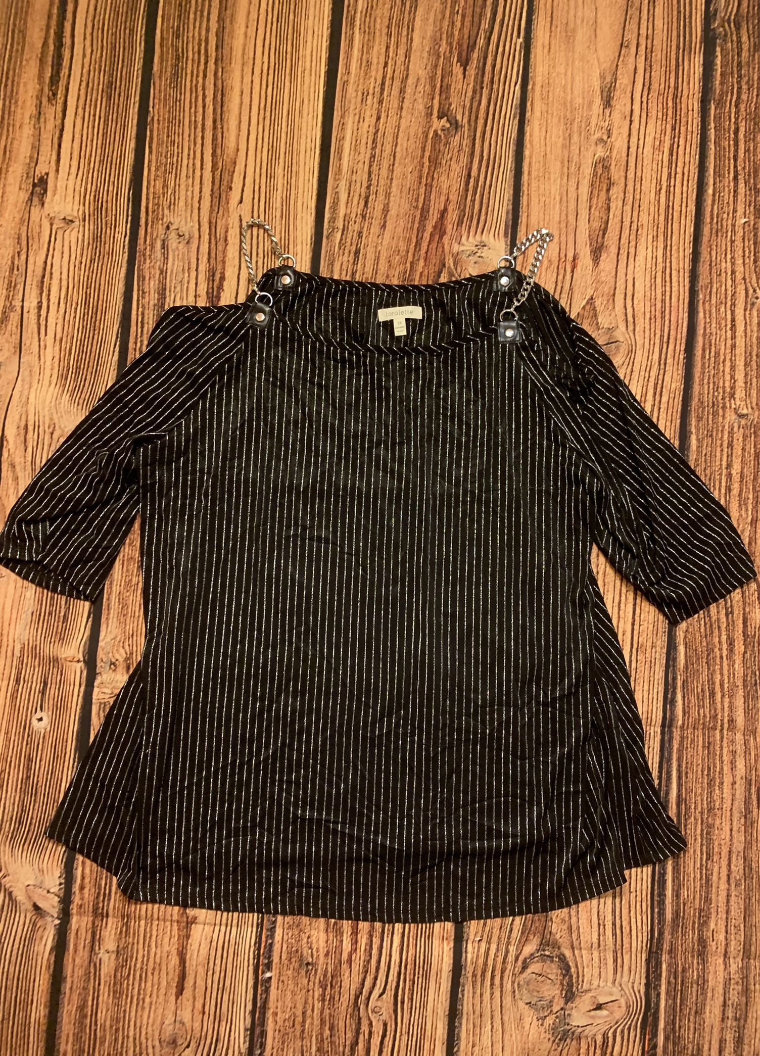 Women’s Top 3X With Button Chain 