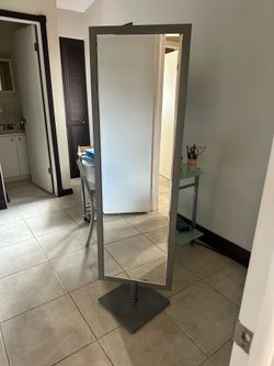 Standing Swivel Mirror
