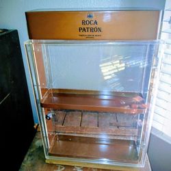 Vintage Roca Patron Locking Display Case With Key 