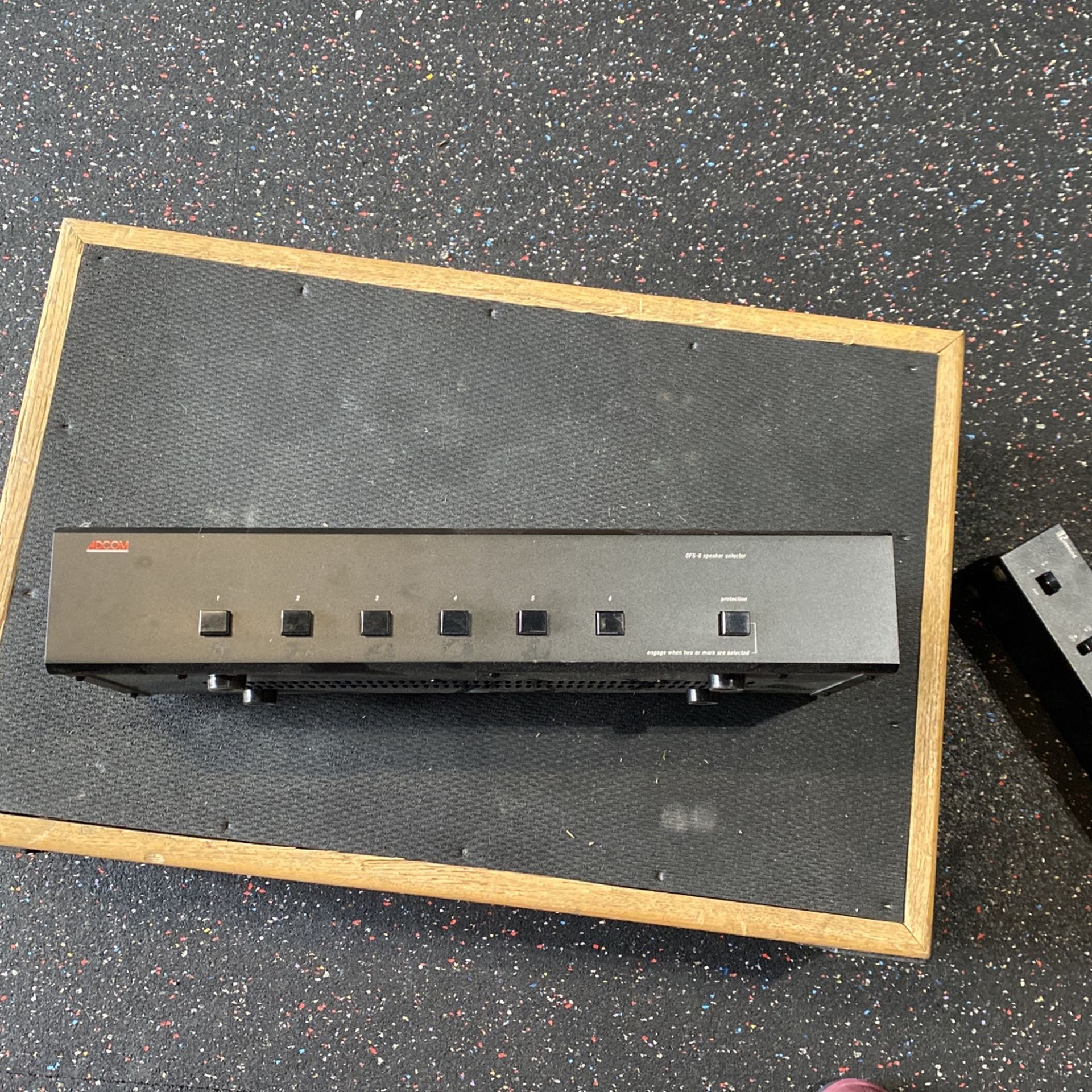 Adcom 6 Speaker Selector