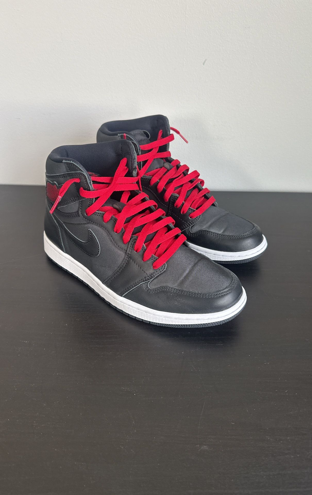 Jordan 1 Satin - Size 10.5