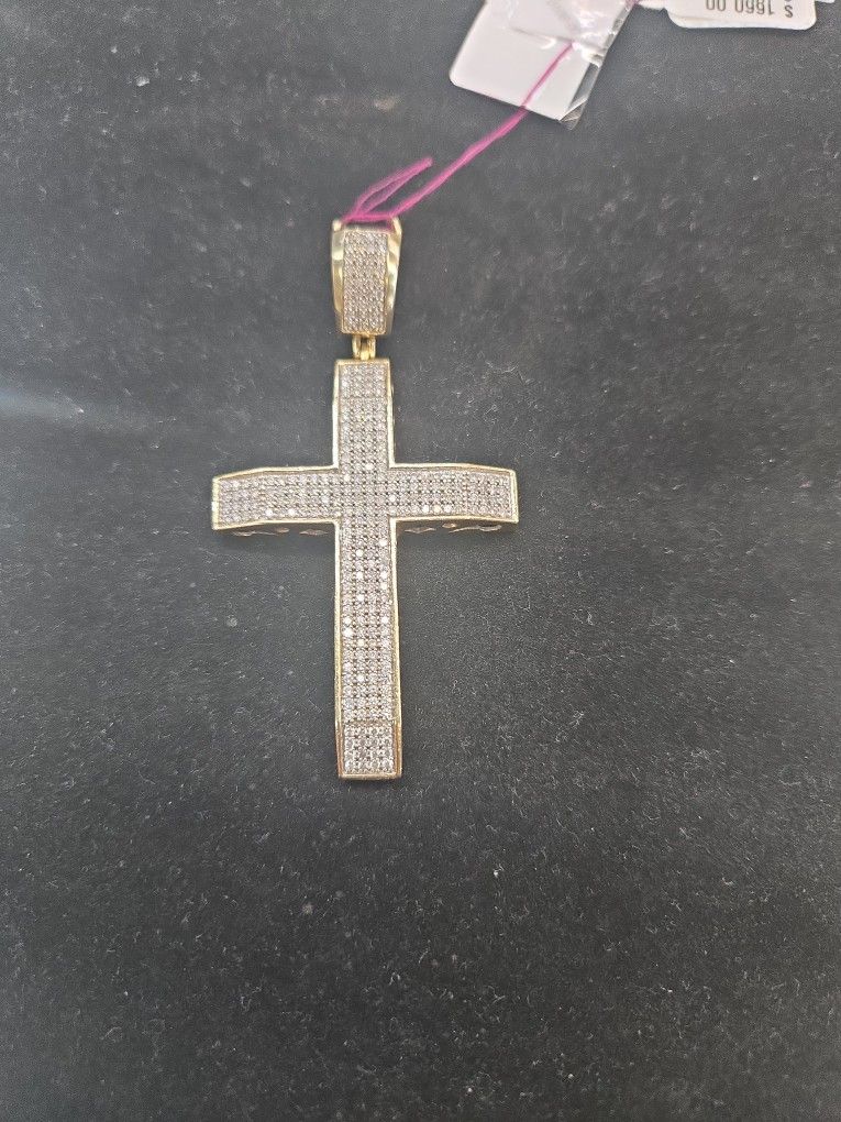 Diamond Cross Pendant 
