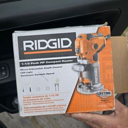 RIDGID
5.5 Amp Compact Fixed-Base Corded Router