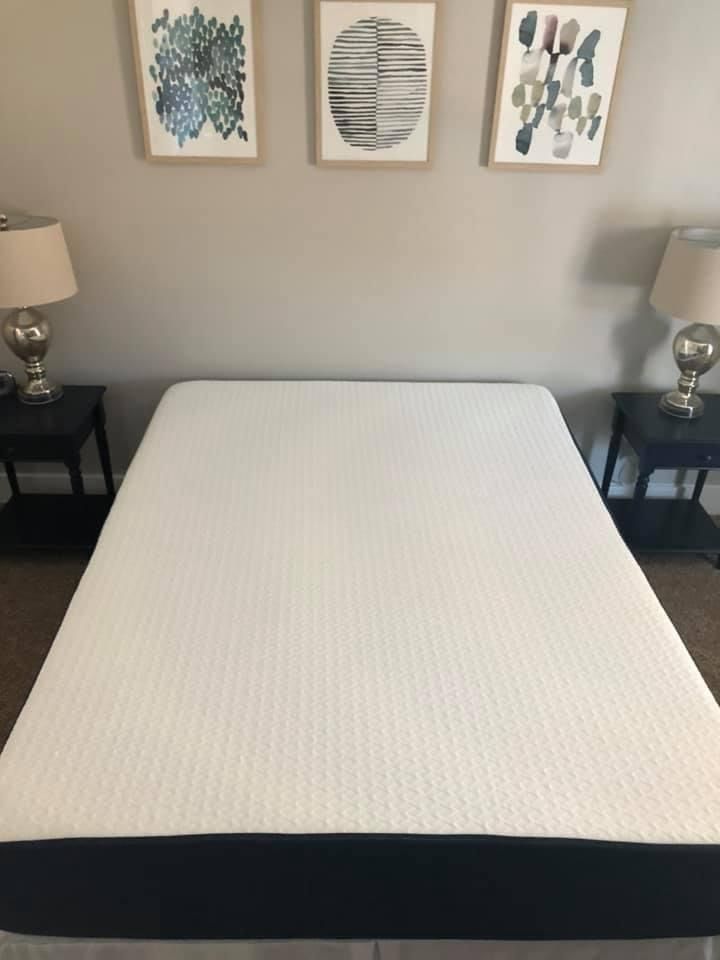 Like New Queen Memory Foam Mattress