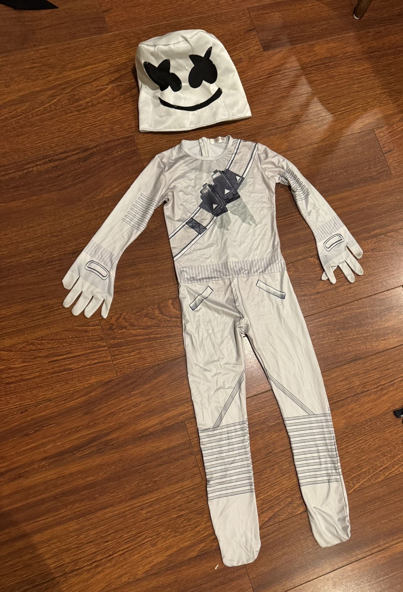 Halloween costume Ages 8-9