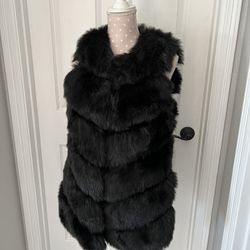 High Quality Faux Fur Vest Available In Size Small/medium/large Brand New