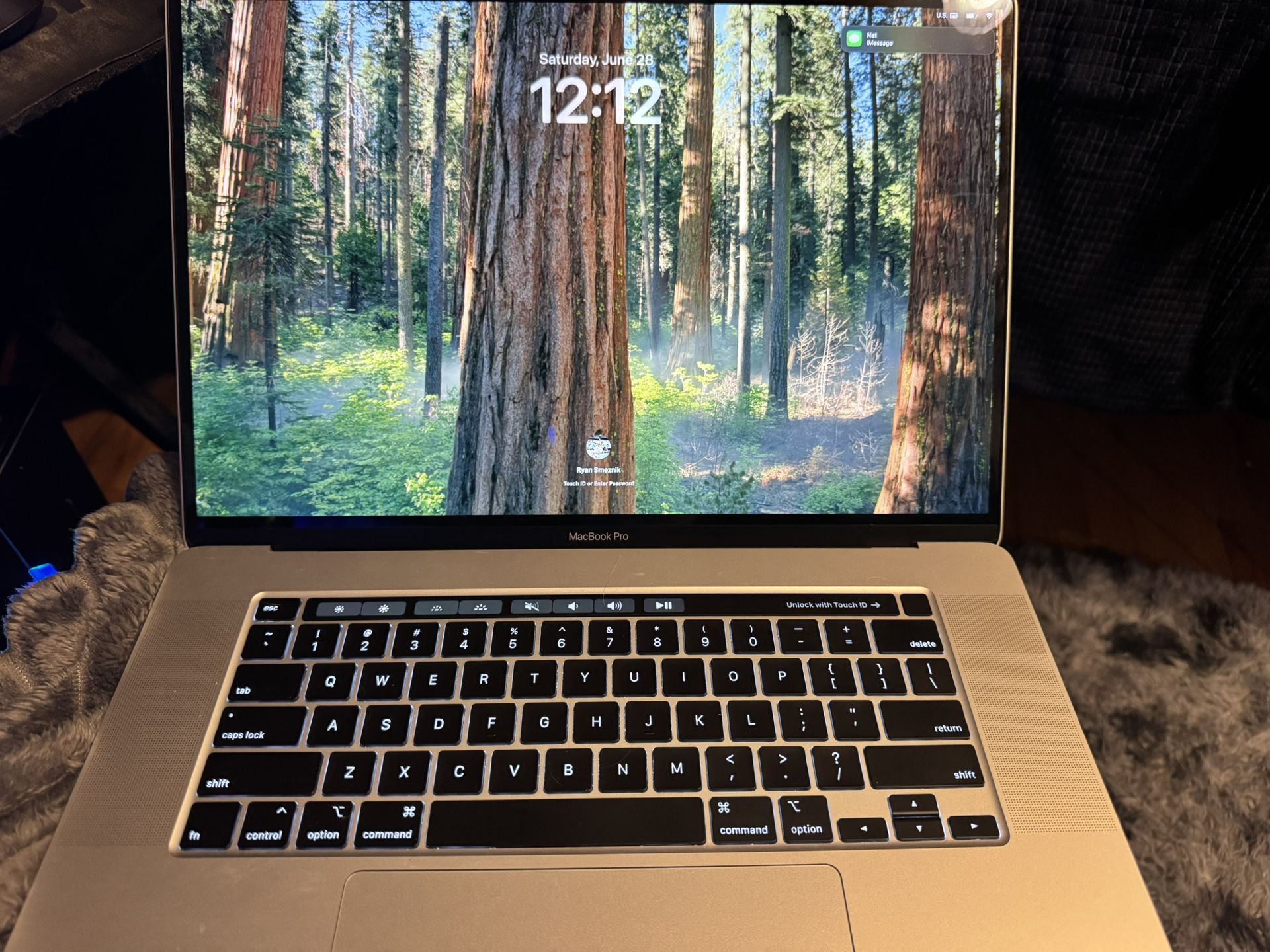 Mac Book 2019 I7 6 Core Intel 16gb Memory 