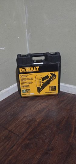 DEWALT 15 GA STYLE ANGLE FINISH NAILER NEW 