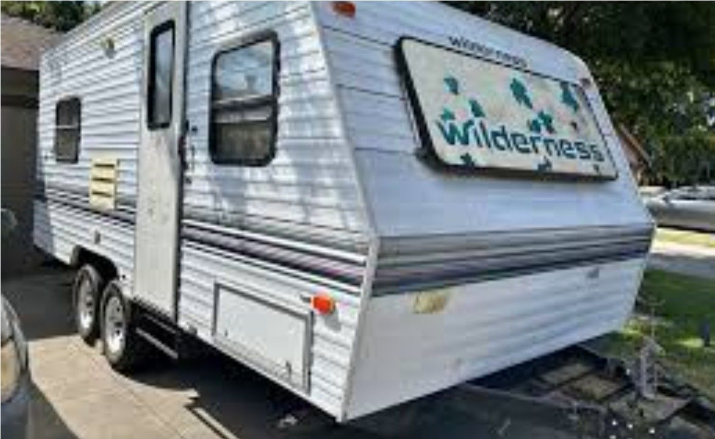 17' 1997 Wilderness Camper For Sale
