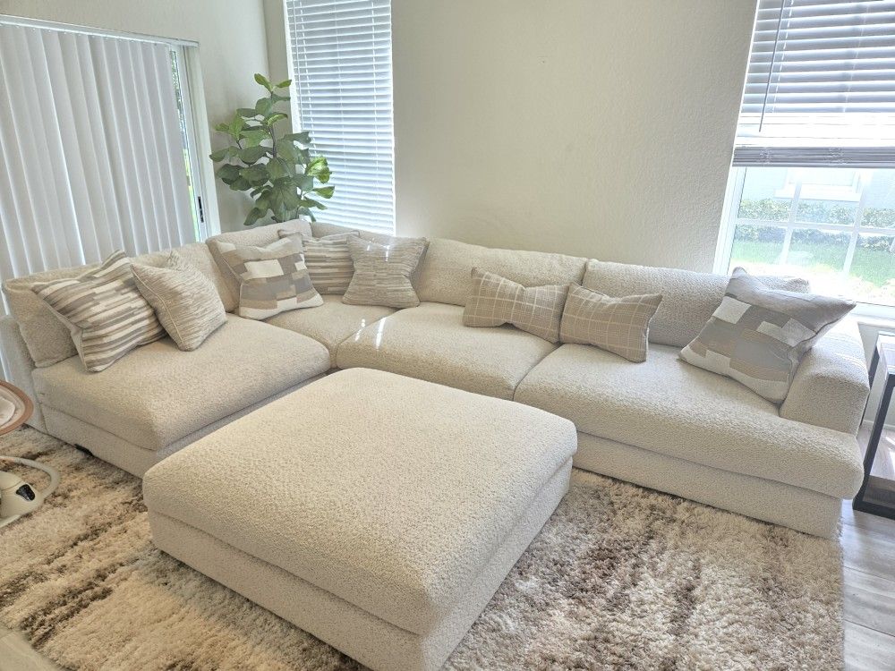Montecito Sectional: Rooms To Go