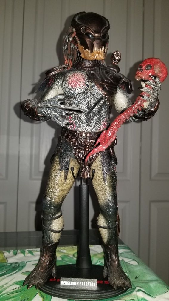 Hot Toys Predator Berserker Predator