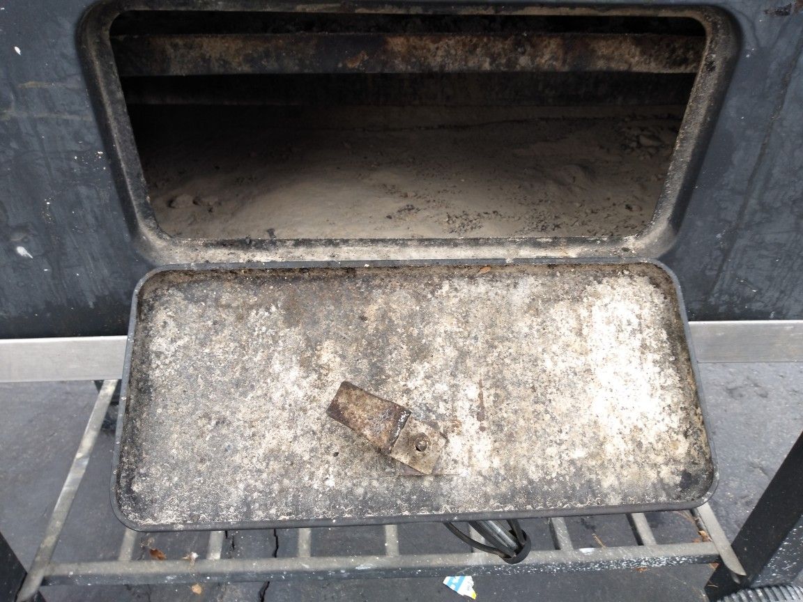 SOLD Royal Oak Charcoal Grill, 40 OFF