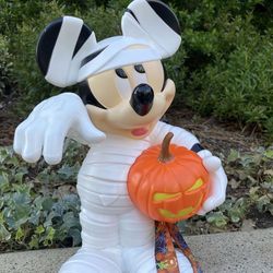 Brand  new  Mickey  Halloween mummy popcorn bucket  $60