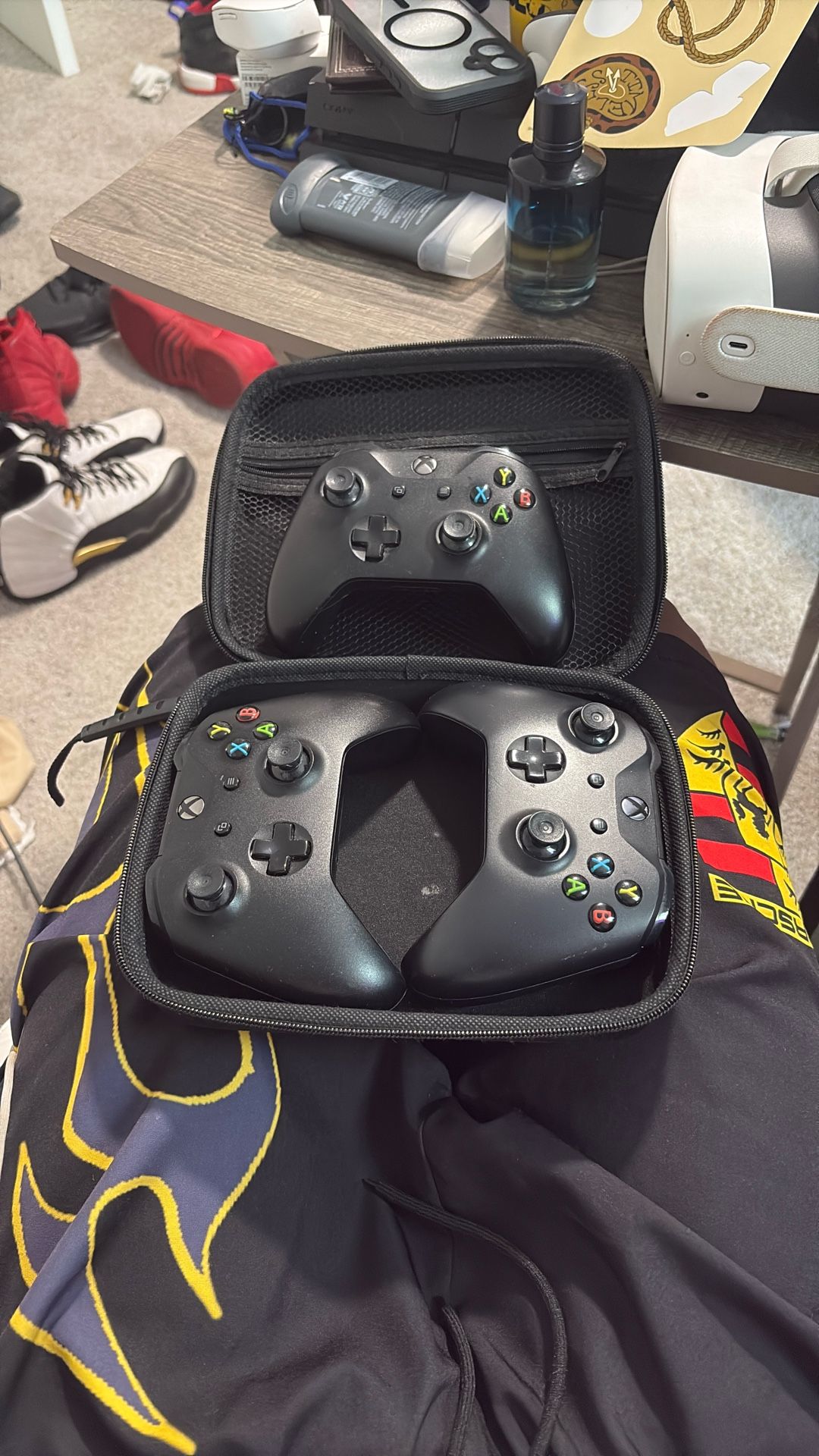 3 Xbox Controllers All In One.
