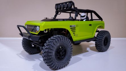 NEW AXIAL SCX10 DEADBOLT 4X4 ROCK CRAWLER RTR