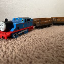 Thomas Train With 2 Cars