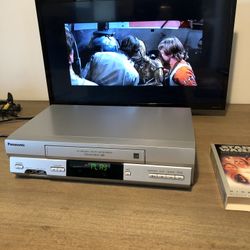 VCR Panasonic 4-Head Hi-Fi Stereo VHS player recorder w/ remote