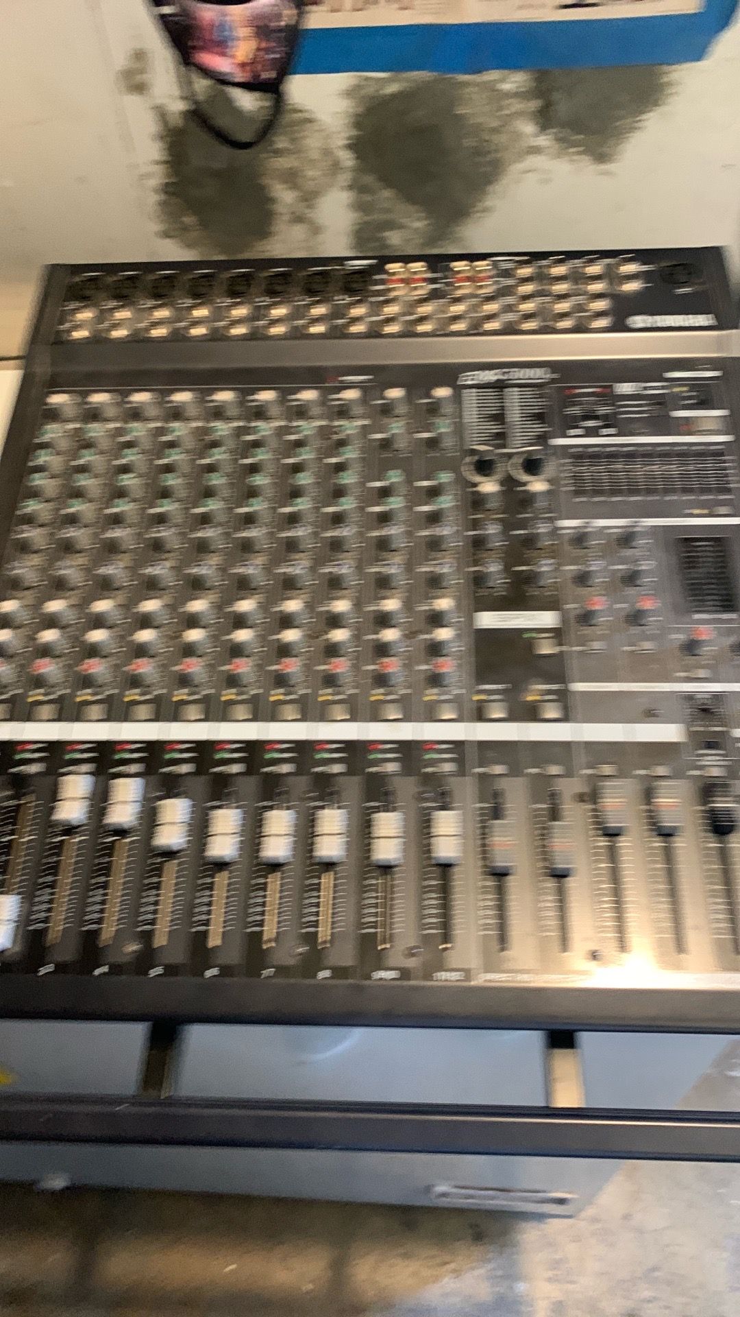 EMX 5000 powered Mixer