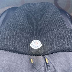 MONCLER BLACK BEANIE