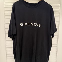 Men’s givenchy tshirt