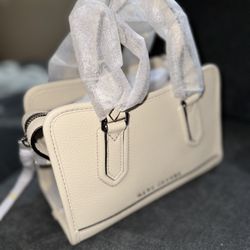 Authentic Brand new  Marc Jacobs never used.