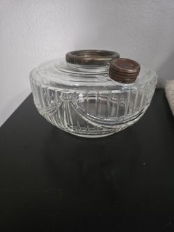 ANTIQUE HANGING/TABLE TOP KEROSINE/ OIL LAMP