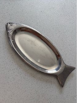Silver Fish-Shaped Serving Tray – Decorative Platter, Seafood Dish