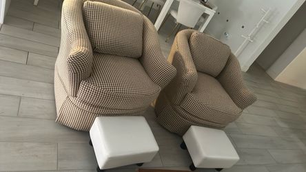 Pair of Accent Chairs with Ottoman Stools and coffee table