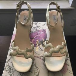 Prada - Calzature Donna Wedge Sandal.  Beige Color / Size 40. 