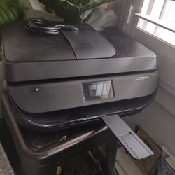 HP Office jet 4652 Multifunction Printer