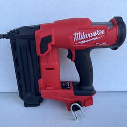 Milwaukee M18 FUEL 18-Volt Lithium-Ion Brushless Cordless Gen II 18-Gauge Brad Nailer (Tool-Only)