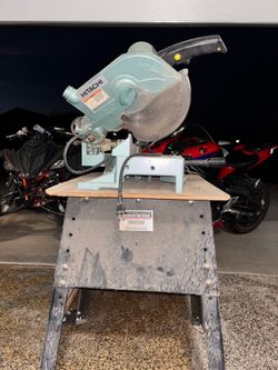 Hitachi compound miter saw