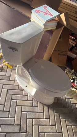 2 Kohler toilets