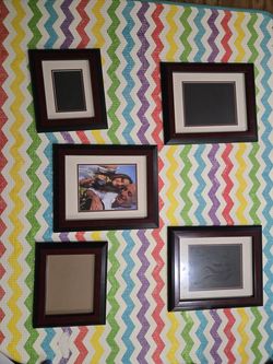 Move out sale: Set of 5 Picture Frames