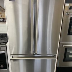Viking 3 Series  RVFFR336SS 36 Inch Counter Depth French Door Refrigerator - slight ding/dent