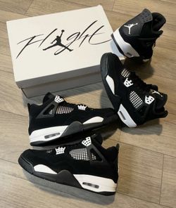 Jordan 4’s White Thunder 