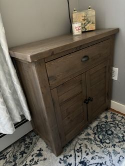 Cabinet 32L x 32H x15W