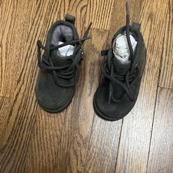 Kids Uggs Size 6